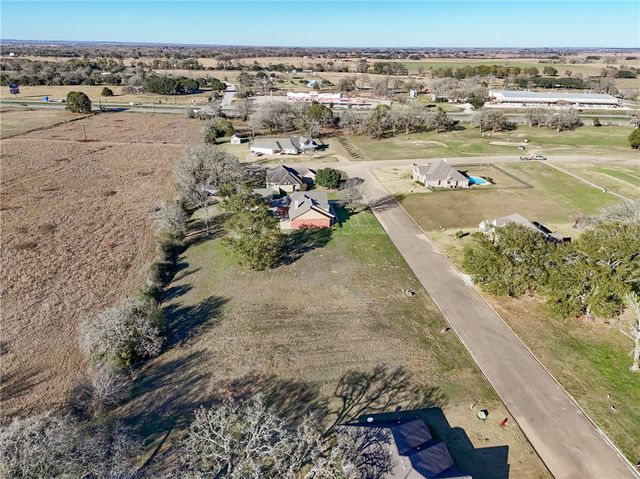 135 Lawrence Marshall Drive, Hempstead, TX 77445