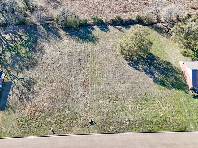 135 Lawrence Marshall Drive, Hempstead, TX 77445