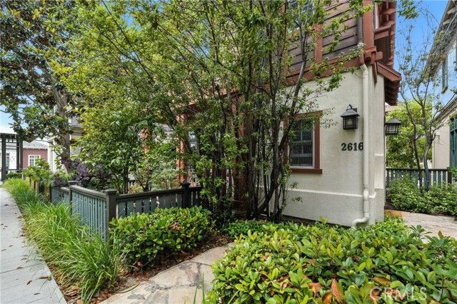 2616 BUNGALOW Place, Corona Del Mar (newport Beach), CA 92625