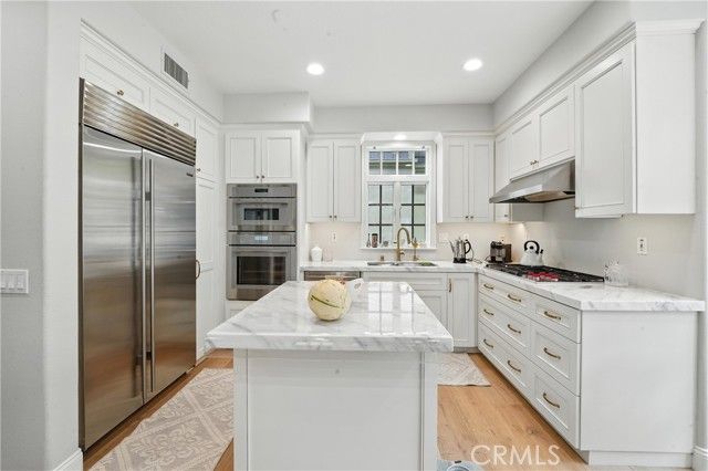 2616 BUNGALOW Place, Corona Del Mar (newport Beach), CA 92625