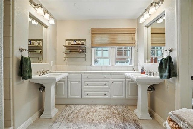 2616 BUNGALOW Place, Corona Del Mar (newport Beach), CA 92625