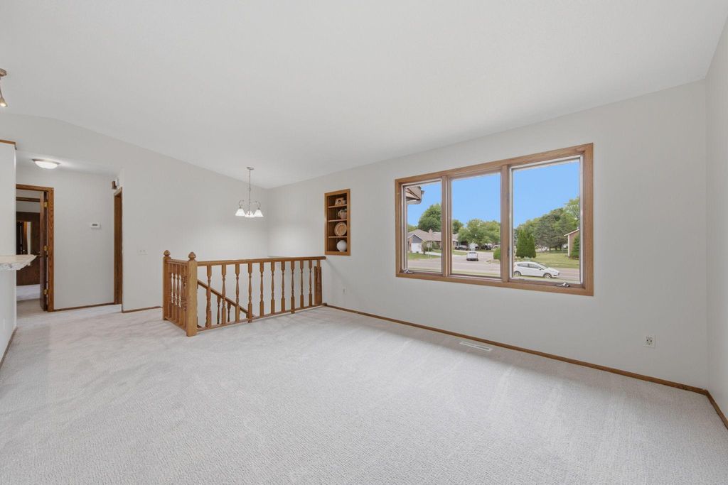 14700 Embry Path, Apple Valley, MN 55124 — photo 4
