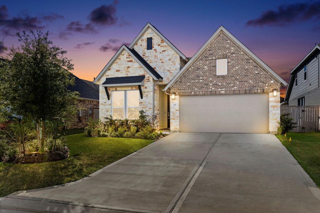 444 Texoma Plains Drive, Conroe, TX 77304