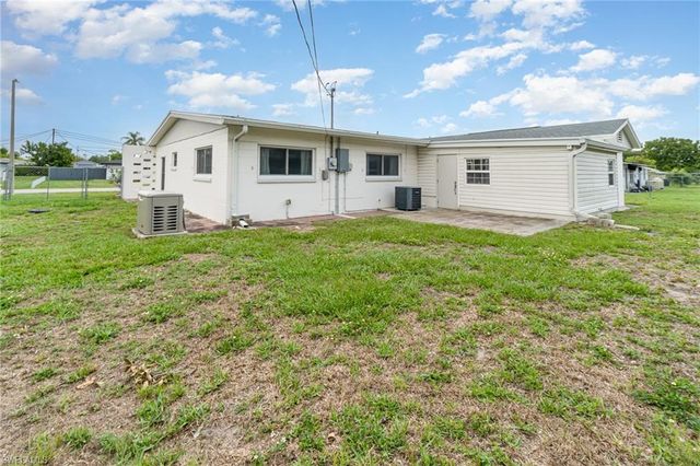 804 Bougainvillea RD E, Lehigh Acres, FL 33936