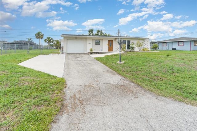 804 Bougainvillea RD E, Lehigh Acres, FL 33936