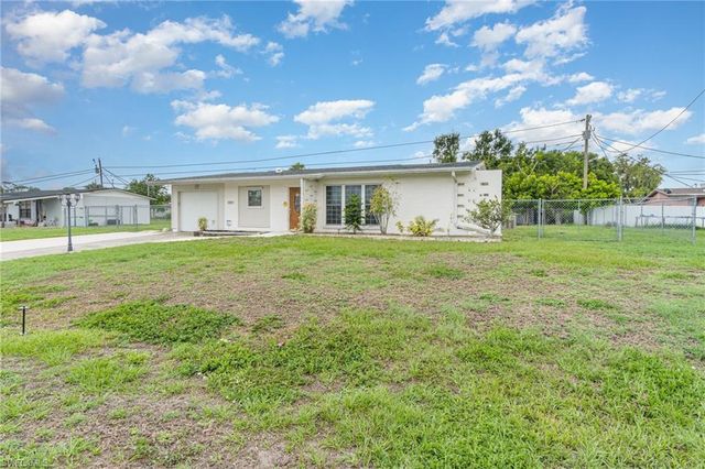 804 Bougainvillea RD E, Lehigh Acres, FL 33936