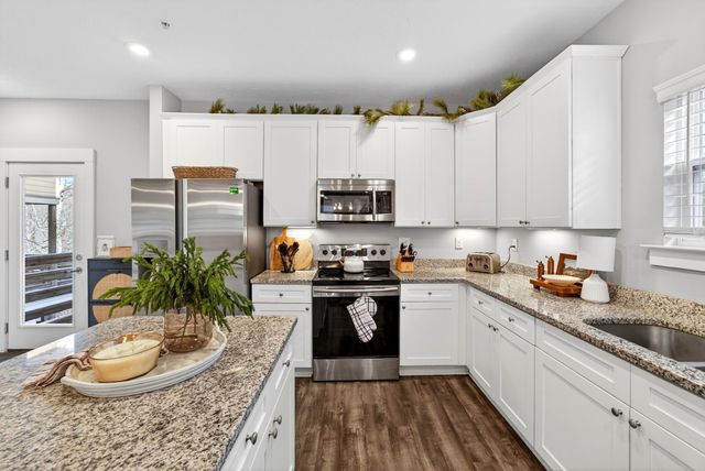 511B Hickory Cir, Ashland City, TN 37015