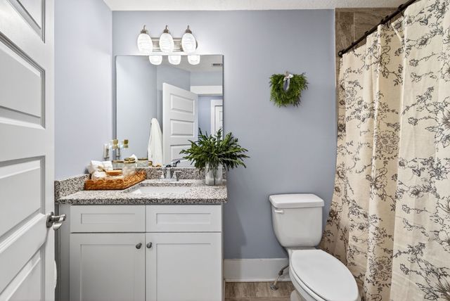 511B Hickory Cir, Ashland City, TN 37015