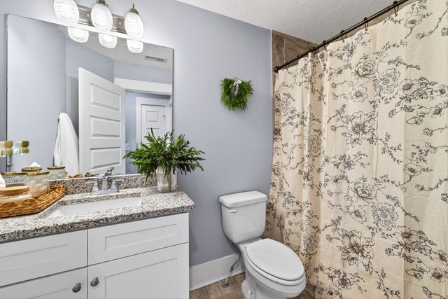 511B Hickory Cir, Ashland City, TN 37015