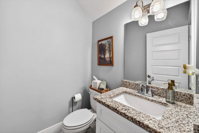 511B Hickory Cir, Ashland City, TN 37015