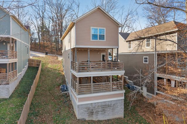 511B Hickory Cir, Ashland City, TN 37015