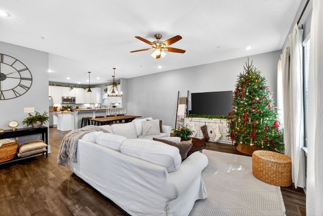 511B Hickory Cir, Ashland City, TN 37015