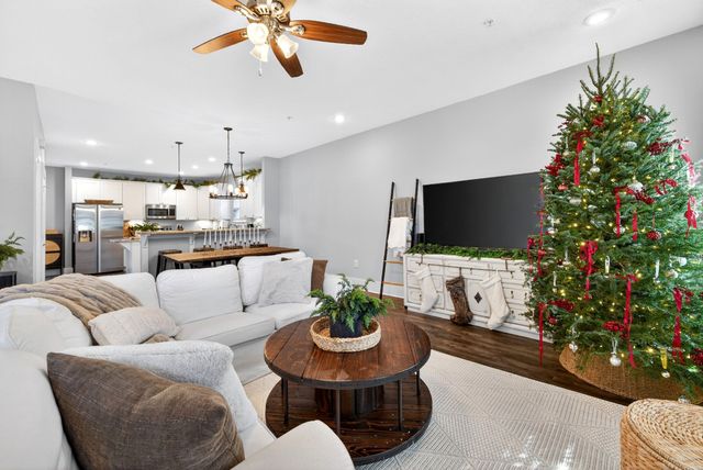 511B Hickory Cir, Ashland City, TN 37015