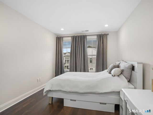 185 Brentwood Circle 185, Danbury, CT 06810