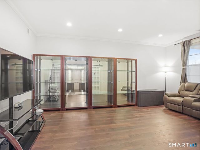 185 Brentwood Circle 185, Danbury, CT 06810