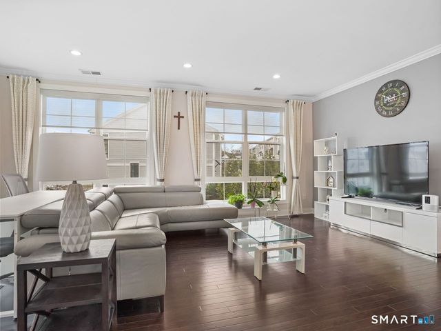 185 Brentwood Circle 185, Danbury, CT 06810