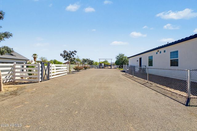10114 S 32nd Drive, Laveen, AZ 85339