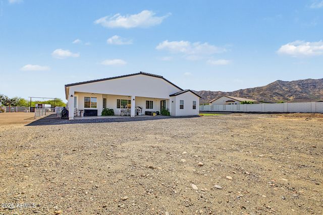 10114 S 32nd Drive, Laveen, AZ 85339