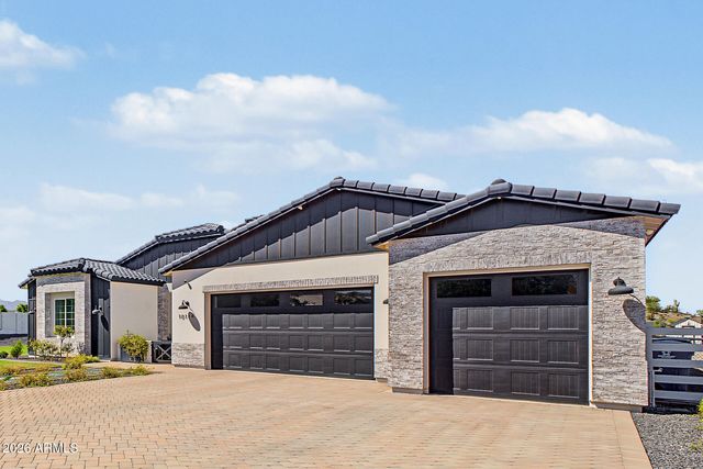 10114 S 32nd Drive, Laveen, AZ 85339