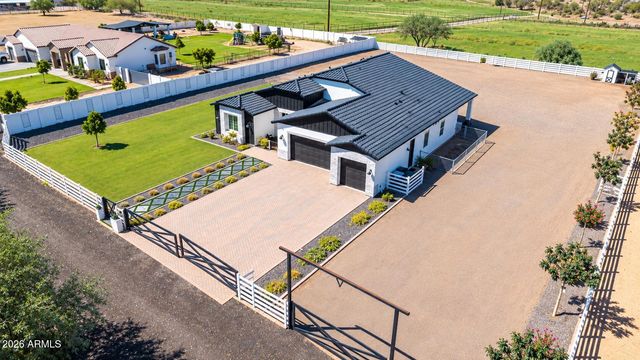10114 S 32nd Drive, Laveen, AZ 85339