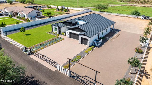 10114 S 32nd Drive, Laveen, AZ 85339