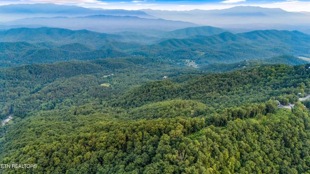 5 Shell Mountain Rd, Sevierville, TN 37876