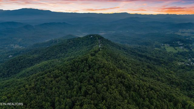 5 Shell Mountain Rd, Sevierville, TN 37876