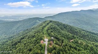 5 Shell Mountain Rd, Sevierville, TN 37876