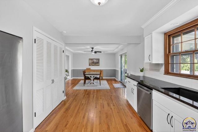 2031 SW Sims AVE, Topeka, KS 66604