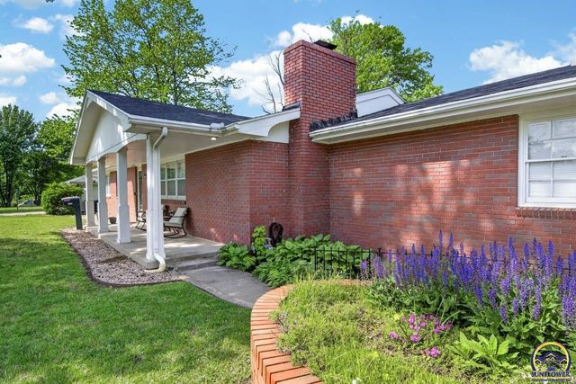 2031 SW Sims AVE, Topeka, KS 66604