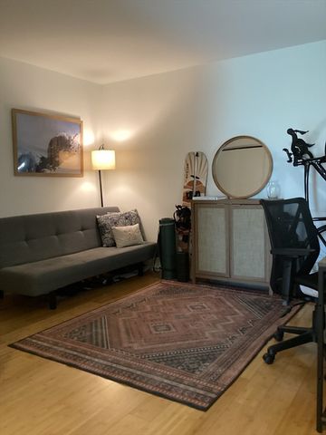 2 Earhart St 133, Cambridge, MA 02141