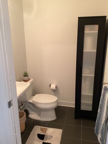 2 Earhart St 133, Cambridge, MA 02141