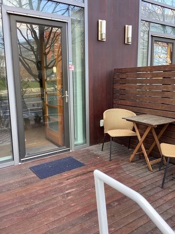 2 Earhart St 133, Cambridge, MA 02141