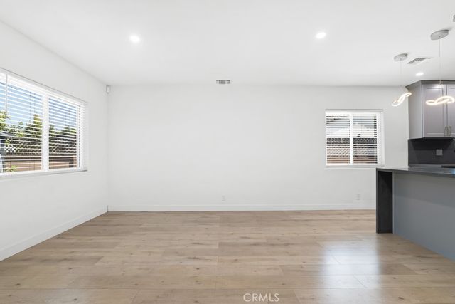 7100 Varna Avenue, North Hollywood, CA 91605
