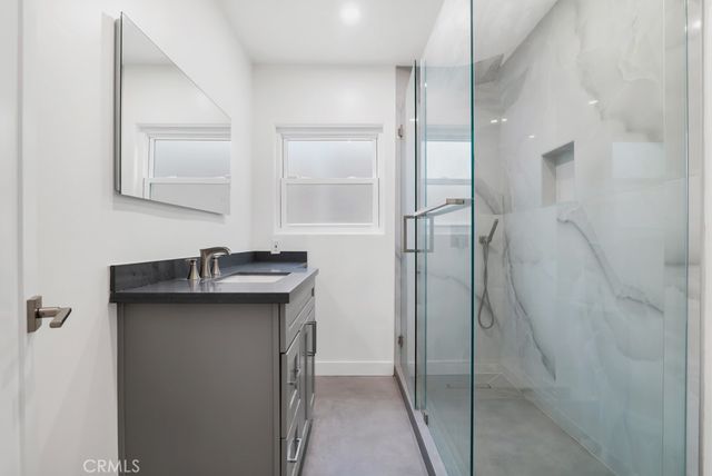 7100 Varna Avenue, North Hollywood, CA 91605