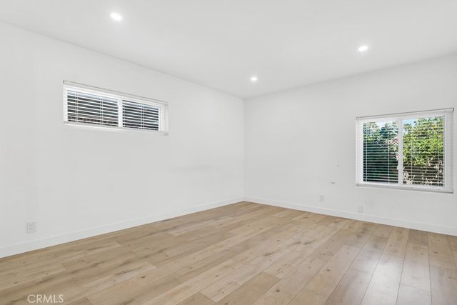 7100 Varna Avenue, North Hollywood, CA 91605