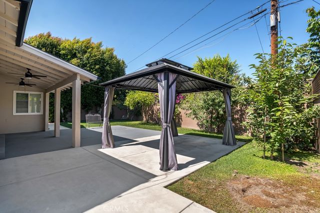 7100 Varna Avenue, North Hollywood, CA 91605