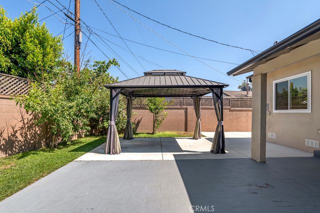 7100 Varna Avenue, North Hollywood, CA 91605