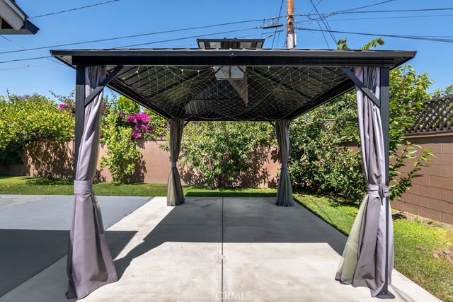 7100 Varna Avenue, North Hollywood, CA 91605