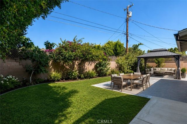 7100 Varna Avenue, North Hollywood, CA 91605