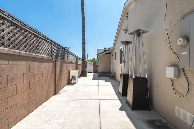 7100 Varna Avenue, North Hollywood, CA 91605