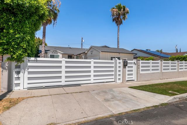 7100 Varna Avenue, North Hollywood, CA 91605