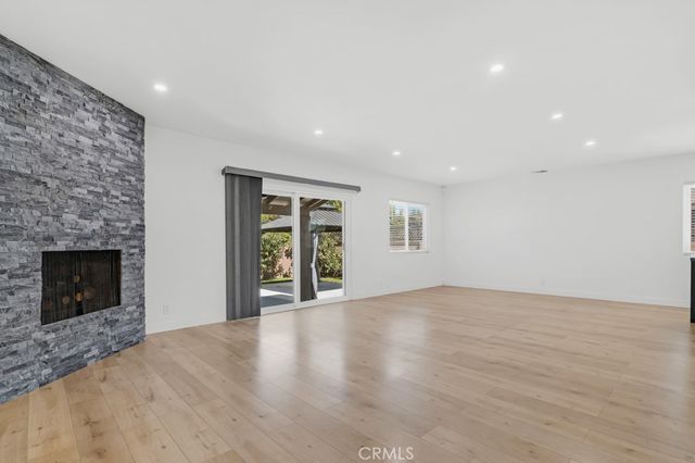 7100 Varna Avenue, North Hollywood, CA 91605