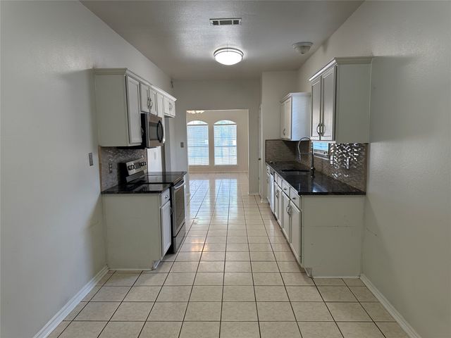 317 Texas Drive, Lake Dallas, TX 75065