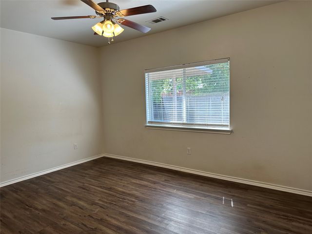 317 Texas Drive, Lake Dallas, TX 75065