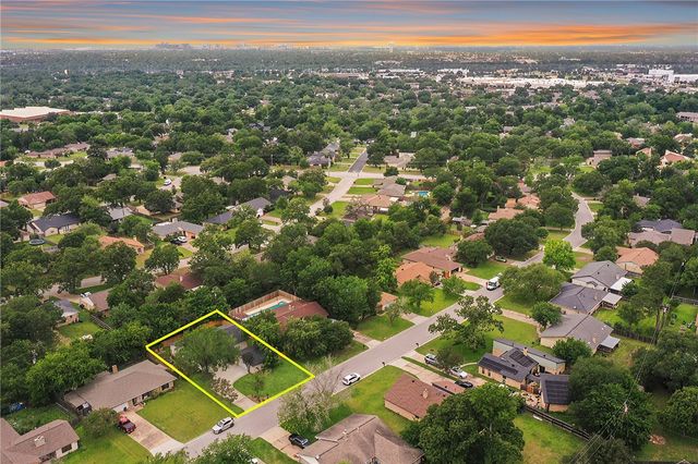 2900 Normand Drive, College Station, TX 77845
