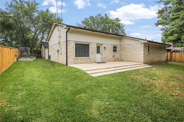 2900 Normand Drive, College Station, TX 77845