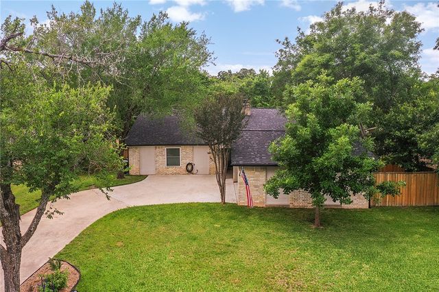 2900 Normand Drive, College Station, TX 77845