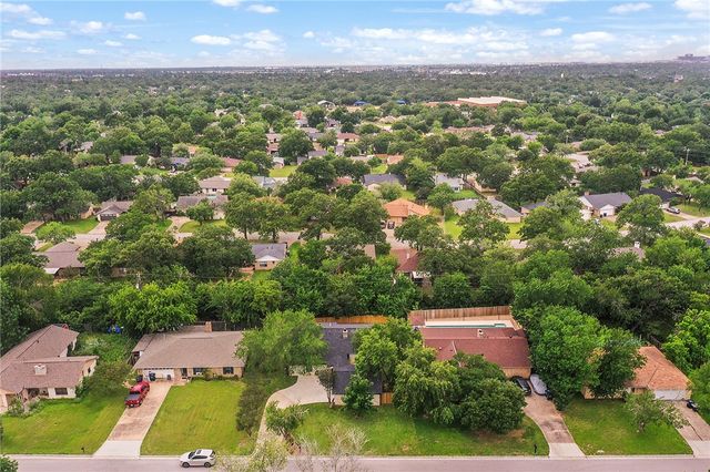 2900 Normand Drive, College Station, TX 77845