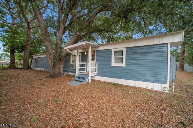 8239 Sevigny DR, North Fort Myers, FL 33917
